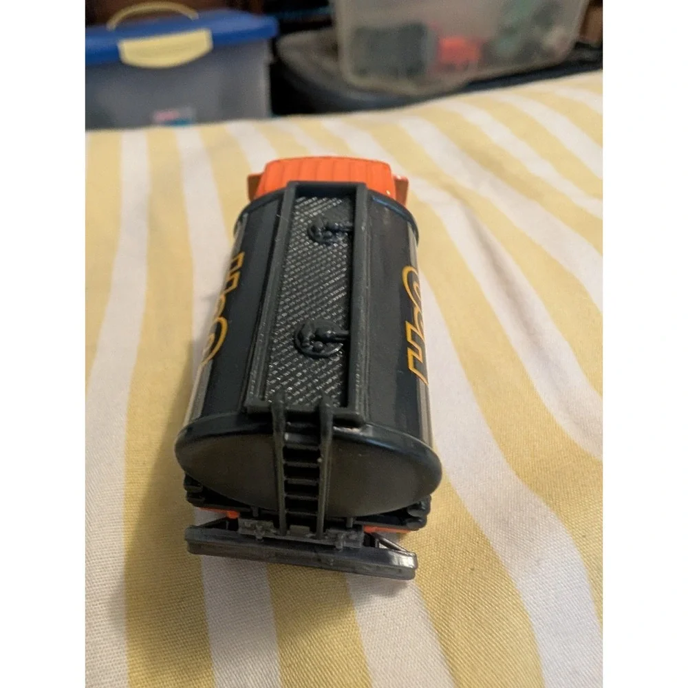 Mattel Hot Wheels 2006 Utility Truck Orange H2O Water Tank Diecast Truck